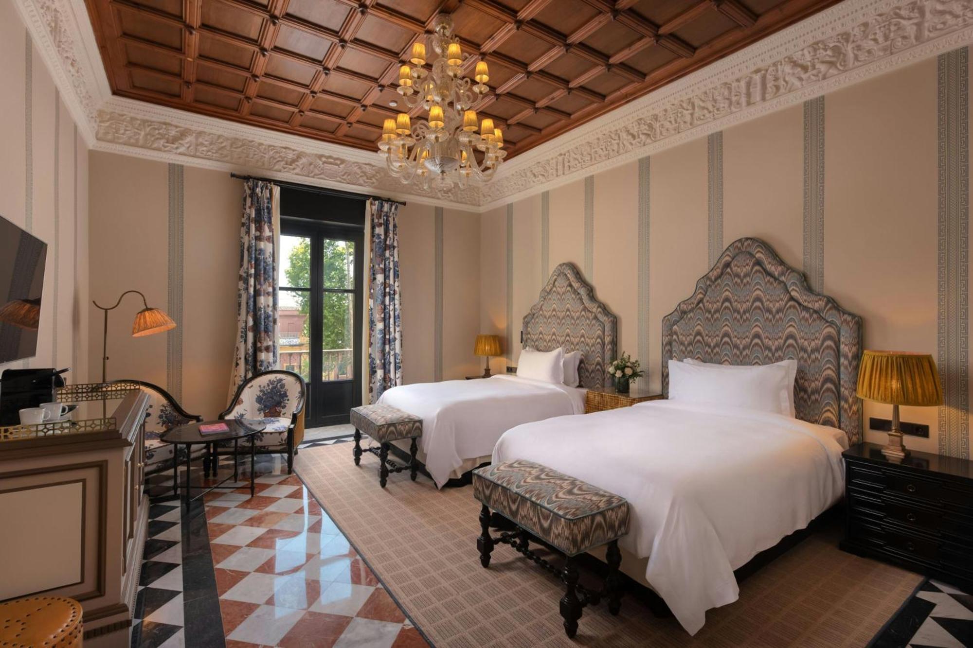 Grand Deluxe Twin Room