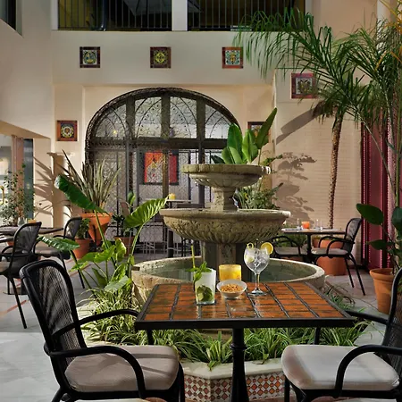 H10 Corregidor Boutique Hotel-2